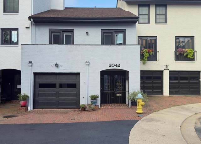 Property at 2042 N Abingdon St, Arlington, VA 22207, 3 beds, 3.5 baths