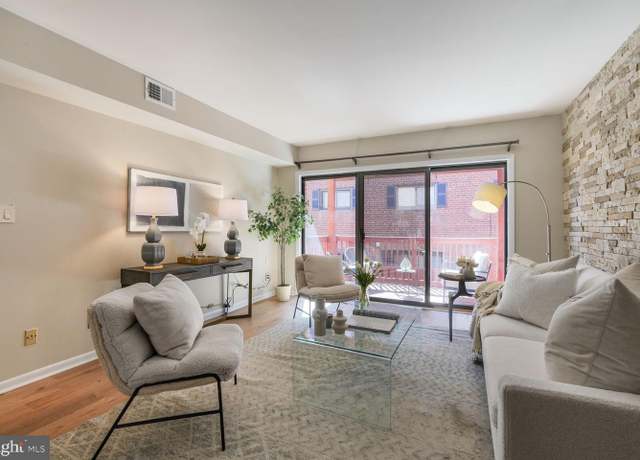 Property at 204 Skyhill Rd #4, Alexandria, VA 22314, 2 beds, 1 bath