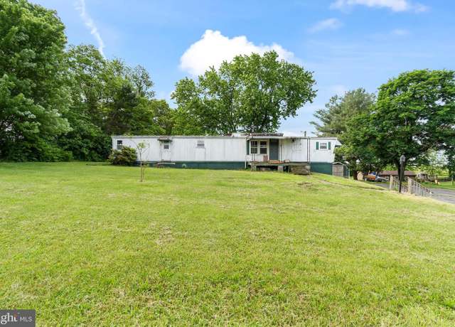 Property at 16427 Fairview Rd, Hagerstown, MD 21740, 3 beds, 1 bath