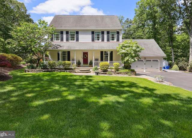 Property at 124 Strawberry Dr, Shamong, NJ 08088, 4 beds, 2.5 baths