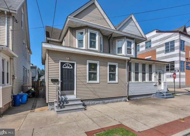 Property at 602 Market St, Gloucester City, NJ 08030, 4 beds, 2 baths