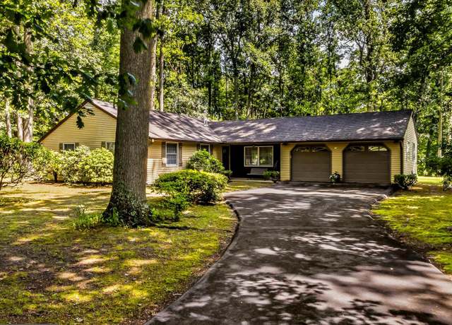 Property at 19 Miller Dr, Sewell, NJ 08080, 2 beds, 2 baths