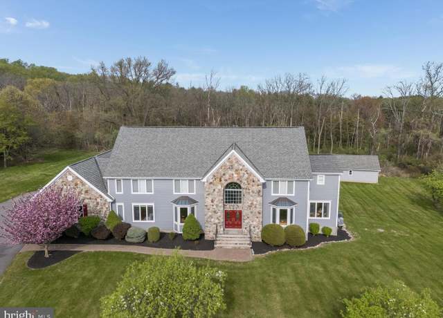 Property at 3 Peachtree Ln, Lebanon, NJ 08833, 5 beds, 4.5 baths