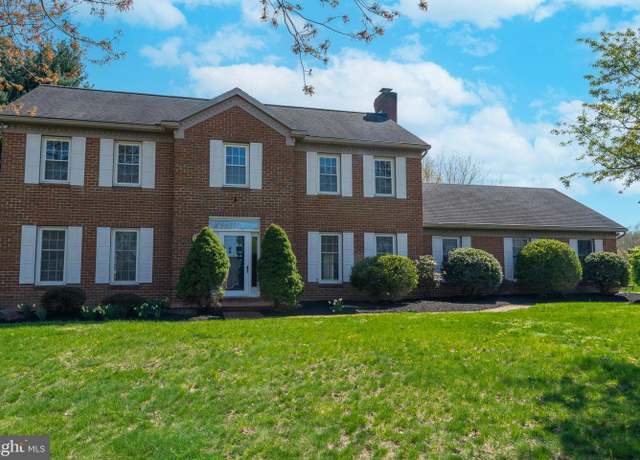Property at 346 Travis Ln, Lancaster, PA 17601, 4 beds, 2 baths