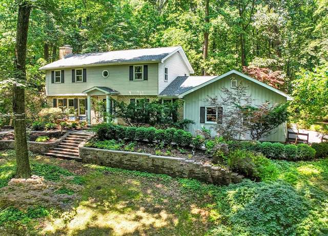 Property at 709 Fishing Creek Rd, New Cumberland, PA 17070, 4 beds, 2.5 baths