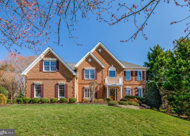 Property at 12706 Autumn Crest Dr, Herndon, VA 20171, 4 beds, 4.5 baths