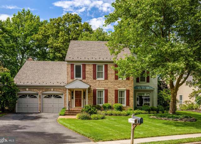 Property at 2982 Franklin Oaks Dr, Herndon, VA 20171, 4 beds, 2.5 baths