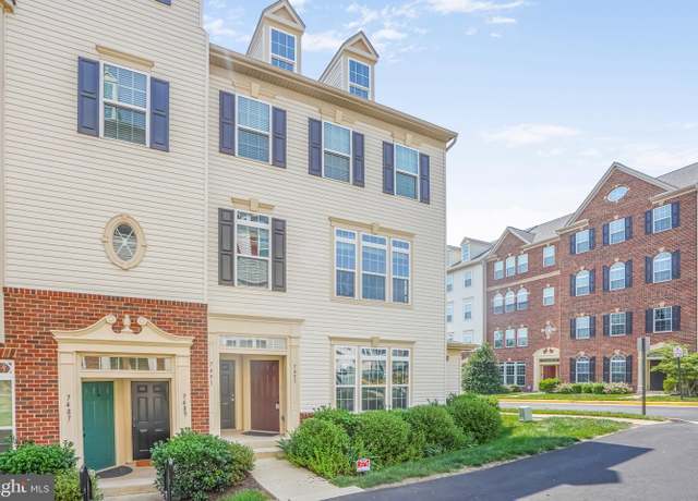 Property at 7493 Brunson Cir, Gainesville, VA 20155, 3 beds, 2.5 baths
