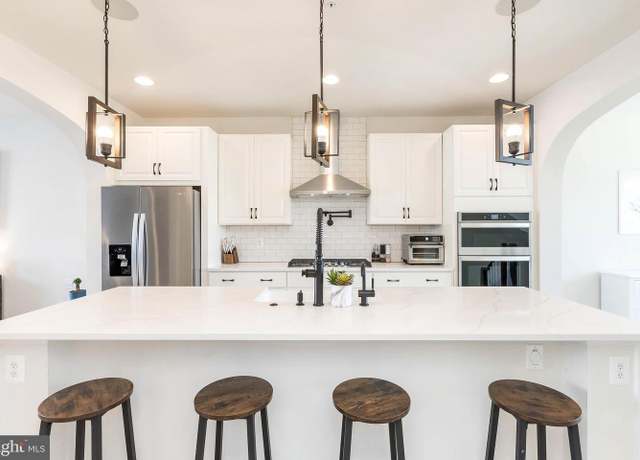 Property at 1096 Holden Rd, Frederick, MD 21701, 3 beds, 4.5 baths
