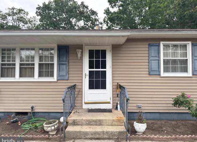 Property at 301 Colin Ln, Williamstown, NJ 08094, 3 beds, 1 bath