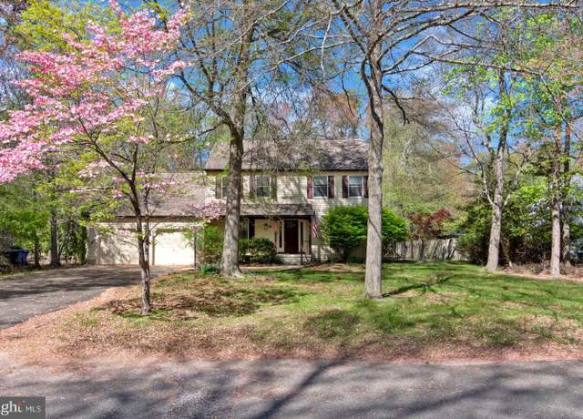 Property at 16 Nottingham Dr, Medford, NJ 08055, 5 beds, 3 baths