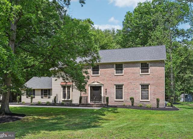 Property at 21 Holly Oak Dr, Voorhees, NJ 08043, 5 beds, 2.5 baths