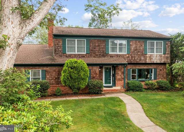 Property at 204 Plover Ct, Lanoka Harbor, NJ 08734, 4 beds, 2.5 baths