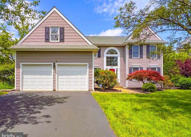 Property at 523 Fawnhill Dr, Langhorne, PA 19047, 4 beds, 2.5 baths