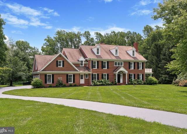 Property at 30 Pennswood Dr, Glenmoore, PA 19343, 5 beds, 5 baths