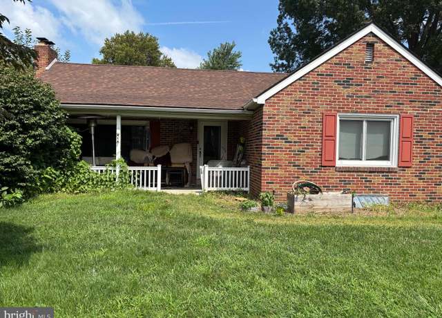 Property at 2105 Hobson Rd, Lancaster, PA 17602, 3 beds, 2 baths