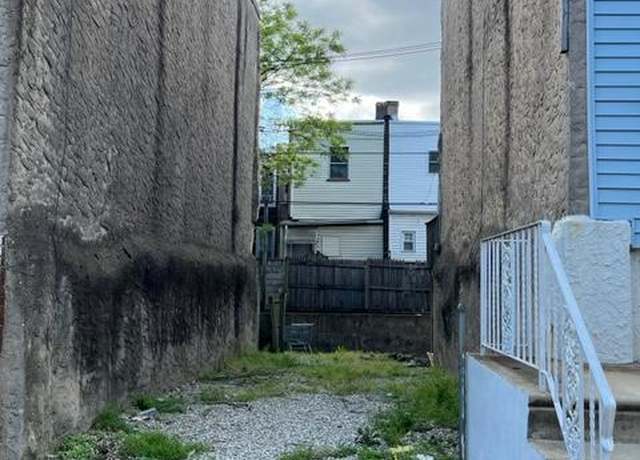 Property at 2432 S Lee St, Philadelphia, PA 19148
