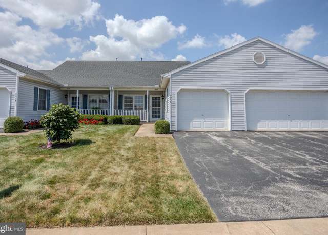 Property at 3016 Village Cir W, York, PA 17404, 2 beds, 1 bath