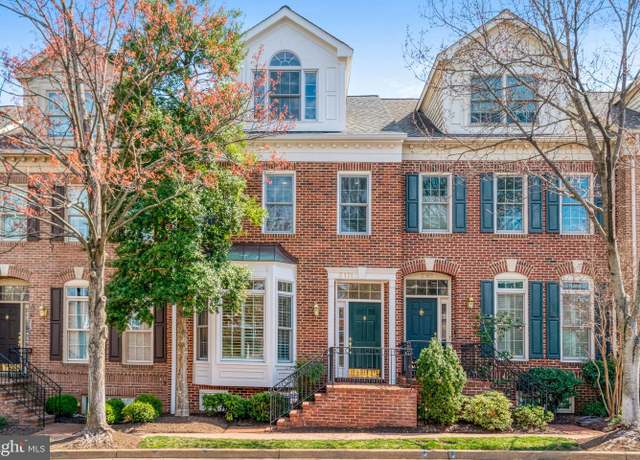 Property at 2171 N Pierce St N, Arlington, VA 22209, 3 beds, 3.5 baths