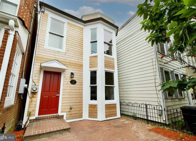 Property at 318 N Payne St, Alexandria, VA 22314, 2 beds, 2.5 baths