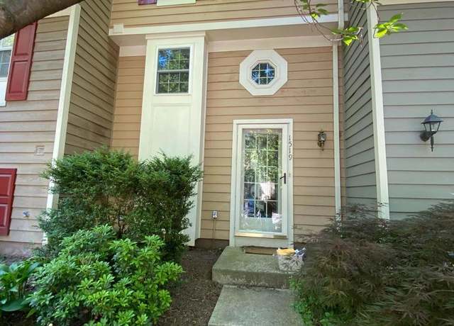 Property at 1519 Woodcrest Dr, Reston, VA 20194, 2 beds, 1.5 baths