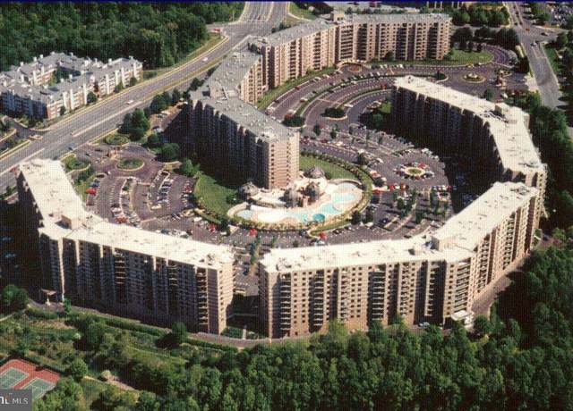 Property at 8340 Greensboro #907, Mclean, VA 22102, 2 beds, 2 baths