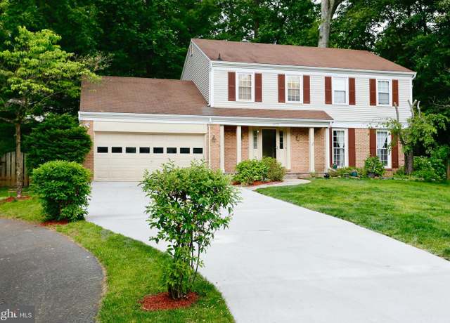 Property at 10731 Bear Oak Ct, Burke, VA 22015, 5 beds, 4.5 baths