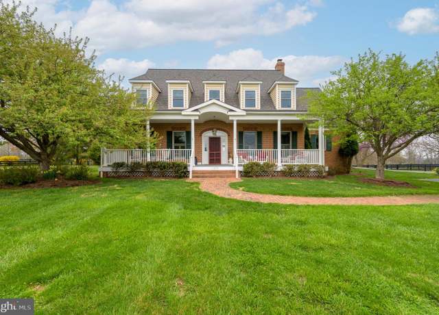 Property at 15600 Britenbush Ct, Waterford, VA 20197, 4 beds, 4 baths