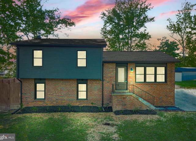 Property at 313 Burman Ln, Fredericksburg, VA 22407, 4 beds, 3 baths