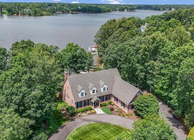 Property at 11203 Field Cir, Spotsylvania, VA 22551, 5 beds, 4.5 baths