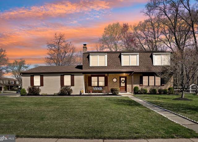 Property at 31 Kestrel Dr, Voorhees, NJ 08043, 4 beds, 2.5 baths