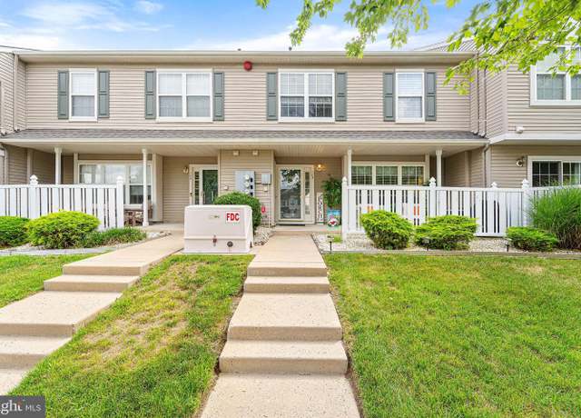 Property at 103 Tanglewood Dr, Sicklerville, NJ 08081, 2 beds, 2.5 baths