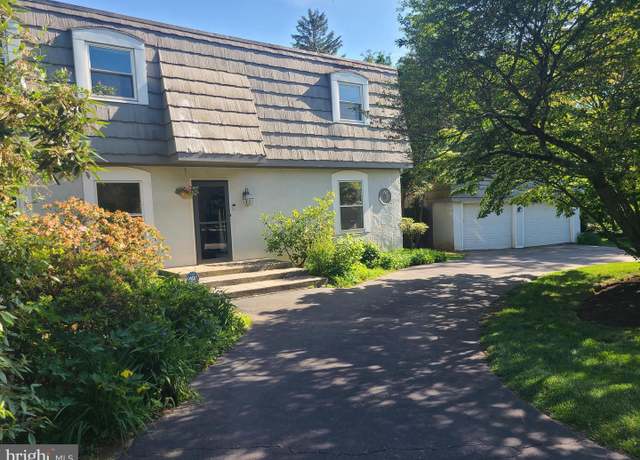 Property at 302 Old Lancaster Rd, Devon, PA 19333, 3 beds, 2.5 baths