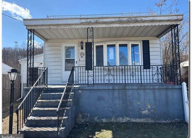 Property at 122 S 3rd St, Saint Clair, PA 17970, 2 beds, 1 bath