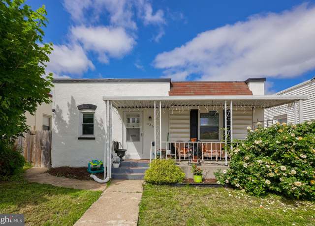 Property at 326 Frederick Ct, York, PA 17406, 2 beds, 1.5 baths