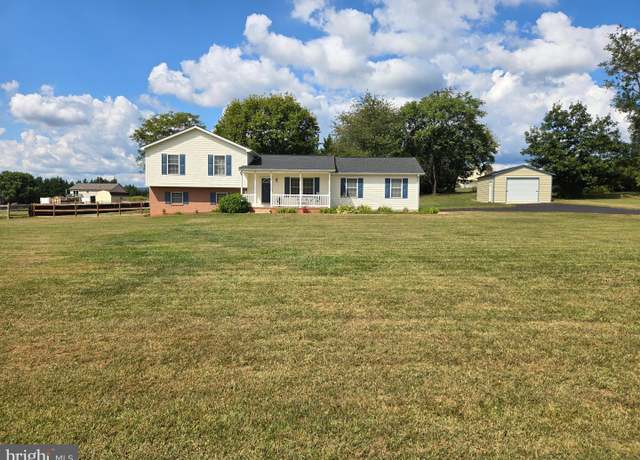 Property at 600 Canterbury Dr, Martinsburg, WV 25403, 3 beds, 2 baths