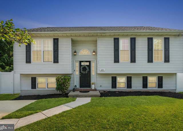 Property at 224 Maryland Ave, Taneytown, MD 21787, 4 beds, 3 baths