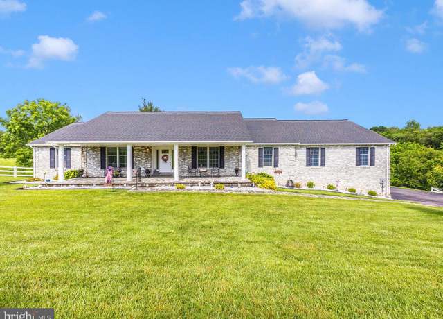 Property at 19532 Carrie Ct, Hagerstown, MD 21740, 4 beds, 4.5 baths