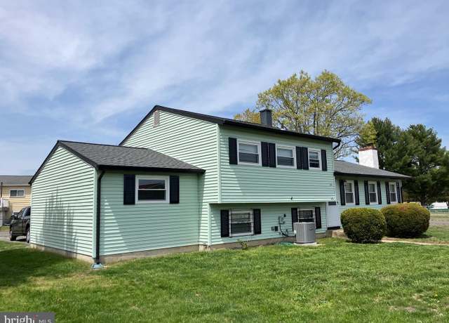 Property at 233 Princeton Ave, Pemberton, NJ 08068, 3 beds, 1.5 baths