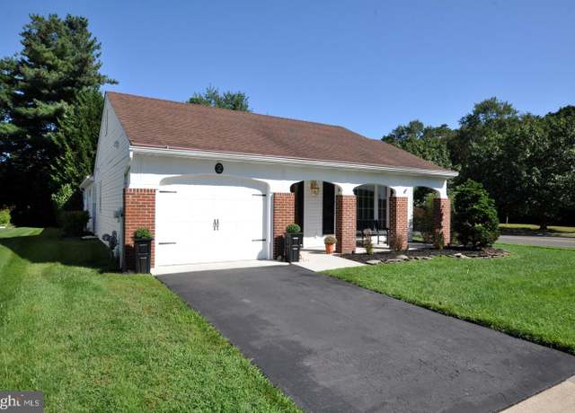 Property at 2 Newbury Dr, Southampton, NJ 08088, 2 beds, 2 baths