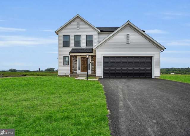Property at 11 Family Dr, Carlisle, PA 17013, 4 beds, 2.5 baths