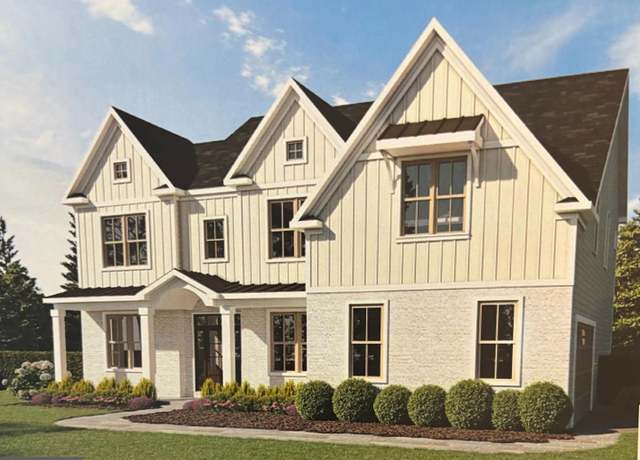 Property at 26 Robins Ln, Berwyn, PA 19312, 4 beds, 4 baths