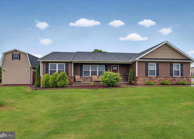 Property at 100 Phillip Dr, Myerstown, PA 17067, 3 beds, 2.5 baths