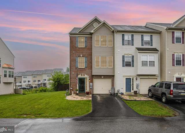 Property at 241 Country Ridge Dr, Red Lion, PA 17356, 3 beds, 3 baths