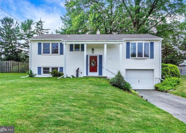 Property at 16 Forest Hills Rd, Red Lion, PA 17356, 3 beds, 2.5 baths