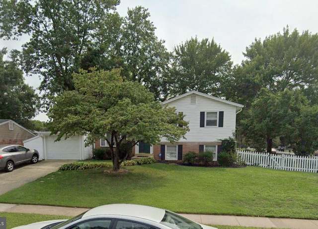 Property at 13715 Pennsboro Dr, Chantilly, VA 20151, 4 beds, 3 baths