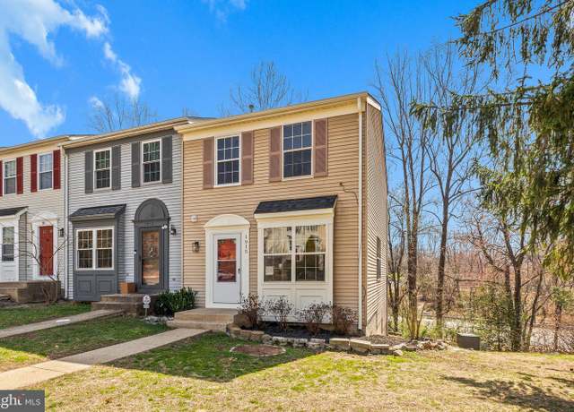 Property at 1915 Winslow Ct, Woodbridge, VA 22191, 3 beds, 3 baths
