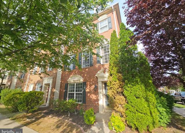 Property at 12973 Mandolin Ln, Woodbridge, VA 22192, 3 beds, 3 baths
