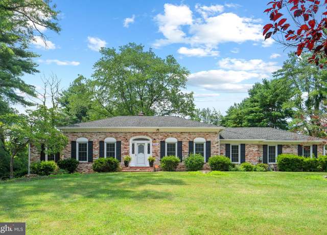Property at 10828 Moore Dr, Manassas, VA 20111, 5 beds, 4.5 baths