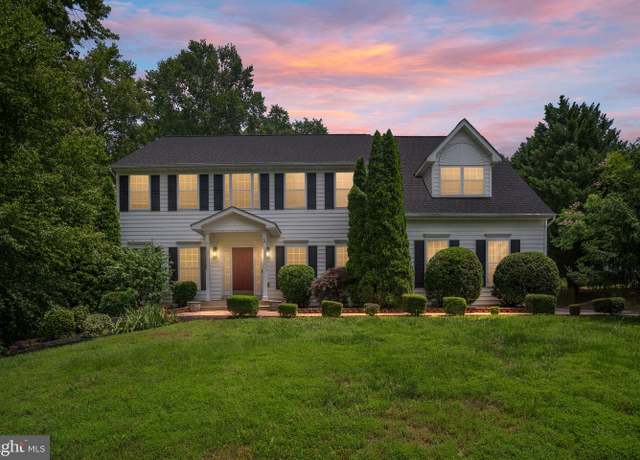 Property at 5 Oak Crest Ct, Fredericksburg, VA 22405, 6 beds, 3.5 baths